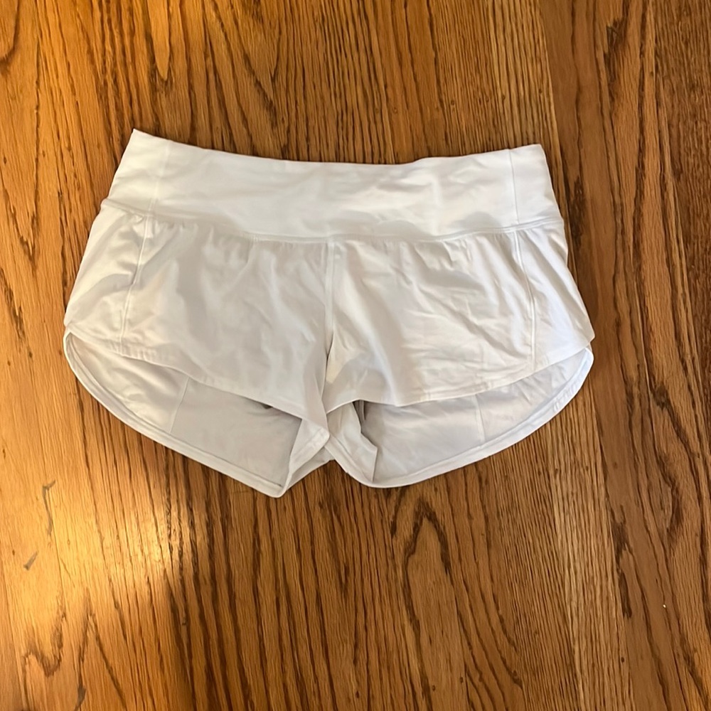 lululemon white shorts size 6.
